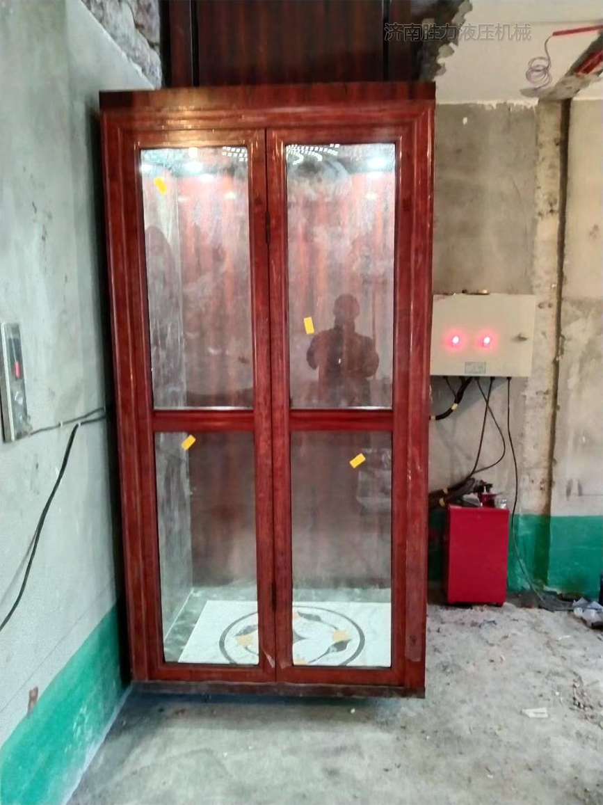 家用小型電梯在西安安裝完畢！
